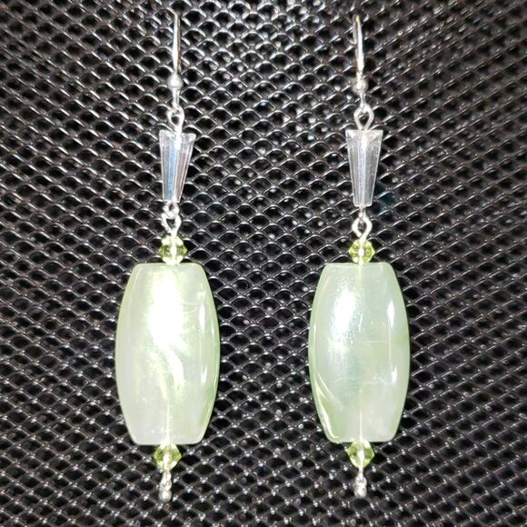 Crystal & light green glass earrings - Picture 3 of 4